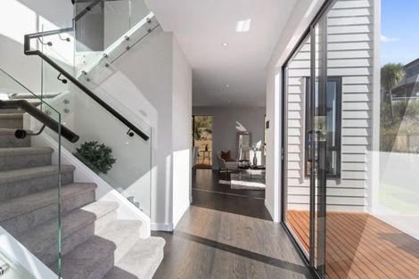 Photo of property in 32 Bounty Road, Long Bay, Auckland, 0630