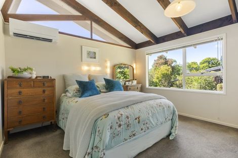 Photo of property in 40 Saddleback Rise, Murrays Bay, Auckland, 0630