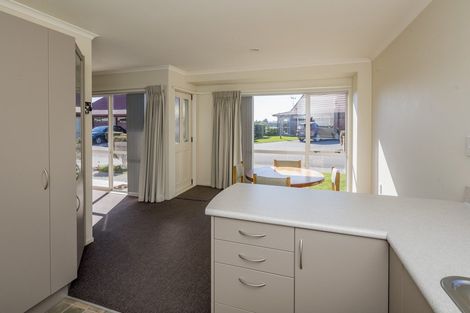 Photo of property in Rangeview Villas, 22/9 Fuller Close, Levin, 5510