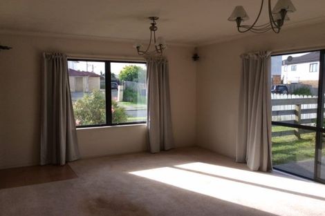 Photo of property in 3b Charlenne Close, Ranui, Auckland, 0612