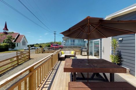 Photo of property in 32 Oxford Street, Whakapirau, Maungaturoto, 0583