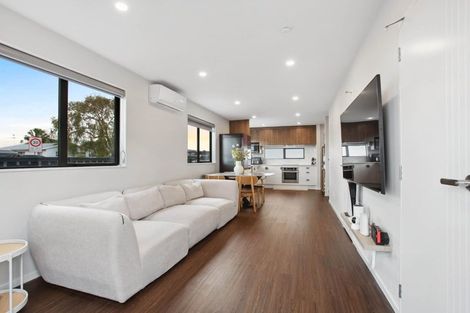 Photo of property in 233a Finlayson Avenue, Clendon Park, Auckland, 2103