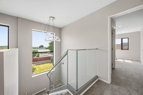Photo of property in 60c Hutchinsons Road, Bucklands Beach, Auckland, 2014