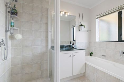 Photo of property in 7 Halstead Place, Huntington Park, Auckland, 2013