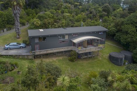 Photo of property in 142 Wade River Road, Wade Heads, Whangaparaoa, 0932