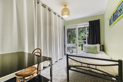 Photo of property in 227 Godley Road, Titirangi, Auckland, 0604