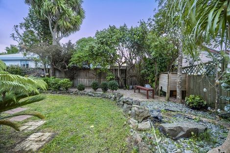 Photo of property in 14 Swanson Oaks, Swanson, Auckland, 0612