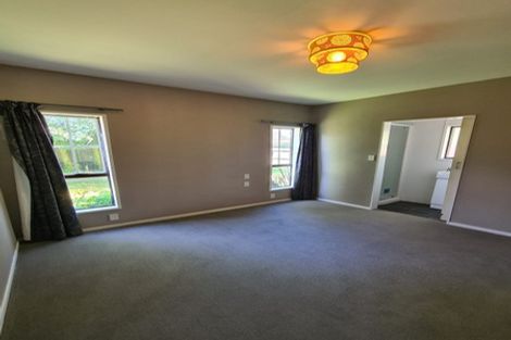 Photo of property in 90b Bryndwr Road, Bryndwr, Christchurch, 8052