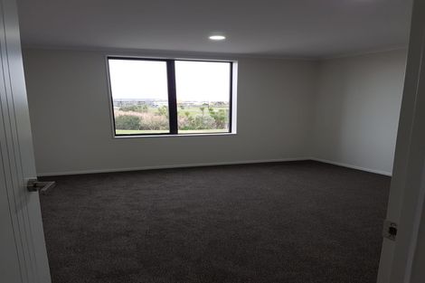 Photo of property in 5 Karokaro Road, Takanini, 2112