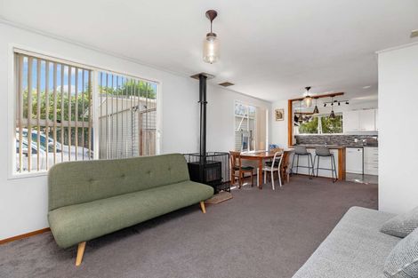 Photo of property in 19 Stallard Place, Glen Eden, Auckland, 0602