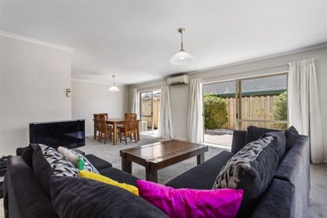 Photo of property in 30 Vanderbilt Parade, Albany, Auckland, 0632