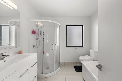 Photo of property in 11 Longueval Lane, Broomfield, Christchurch, 8042