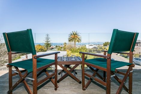 Photo of property in 12 Ormond Road, Hospital Hill, Napier, 4110