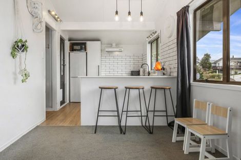 Photo of property in 11 Browning Crescent, Owhata, Rotorua, 3010