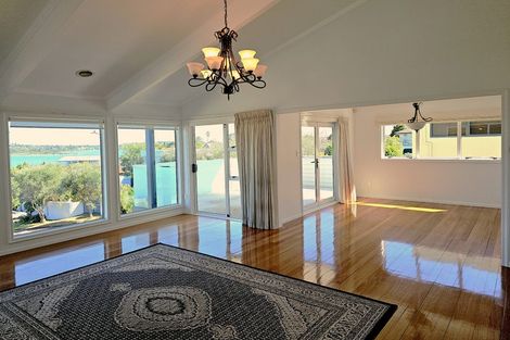 Photo of property in 14 Icarus Place, Half Moon Bay, Auckland, 2012