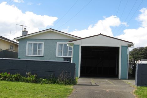 Photo of property in 24 Aotea Street, Castlecliff, Whanganui, 4501