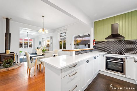 Photo of property in 221 Henderson Valley Road, Henderson, Auckland, 0612