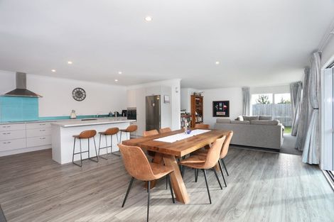 Photo of property in 28 Oldfield Lane, Marton, 4710