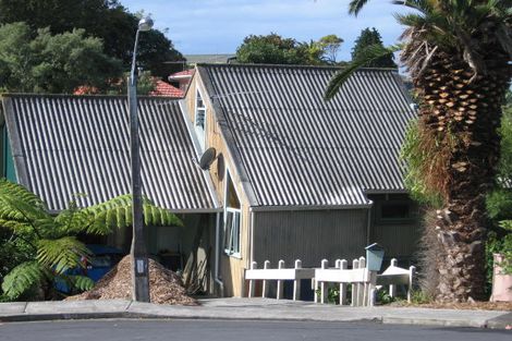 Photo of property in 17 Beacon Avenue, Campbells Bay, Auckland, 0630