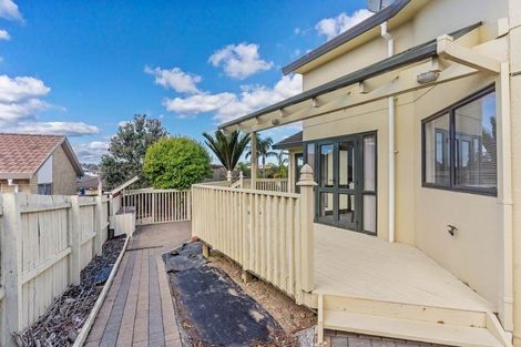 Photo of property in 240 Botany Road, Golflands, Auckland, 2013