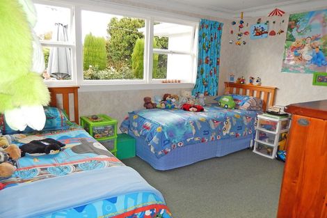 Photo of property in 16 Burn Street, Holmes Hill, Oamaru, 9401