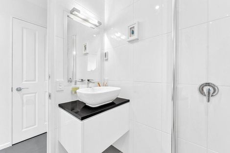 Photo of property in 37 Vincent Street, Waterloo, Lower Hutt, 5011