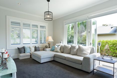 Photo of property in 105 Georges Drive, Napier South, Napier, 4110