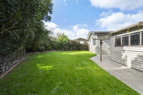 Photo of property in 21 Palliser Place, Milson, Palmerston North, 4414