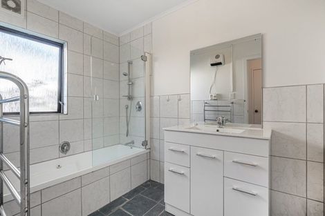 Photo of property in 45a Takutai Avenue, Half Moon Bay, Auckland, 2012