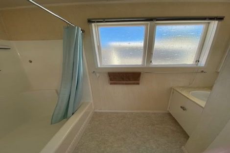 Photo of property in 17 Kinder Street, Acacia Bay, Taupo, 3330