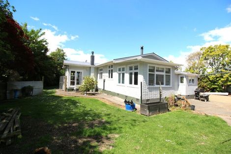 Photo of property in 19 Ongo Road, Hunterville, 4730