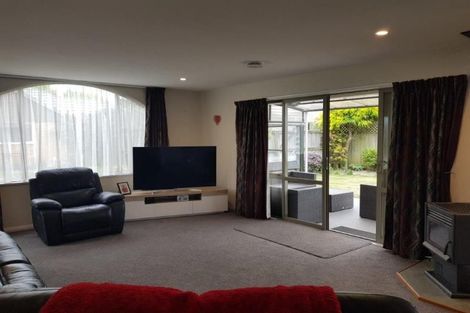 Photo of property in 432a Harewood Road, Harewood, Christchurch, 8051