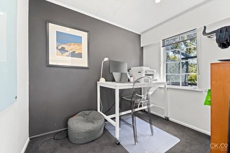 Photo of property in 10 Dowling Grove, Silverstream, Upper Hutt, 5019