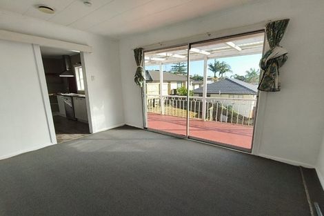 Photo of property in 14 Kokiri Street, Te Atatu South, Auckland, 0610