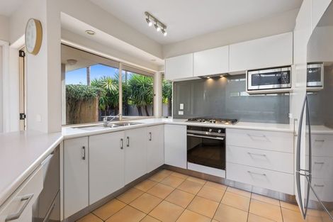 Photo of property in 1/8 Fenwick Avenue, Milford, Auckland, 0620
