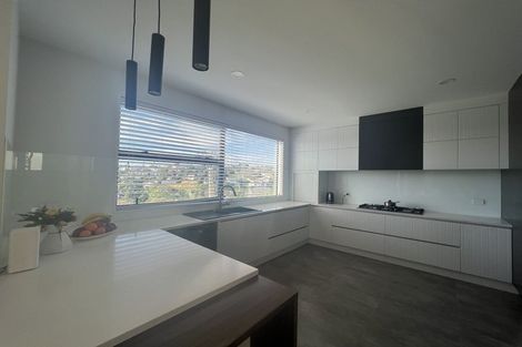 Photo of property in 25 Kiteroa Terrace, Rothesay Bay, Auckland, 0630