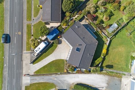 Photo of property in 104 Marine Parade, Bluff, 9814