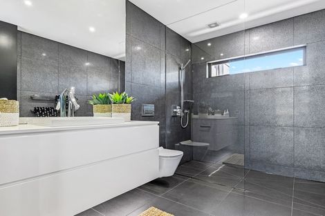 Photo of property in 116 Aikmans Road, Merivale, Christchurch, 8014