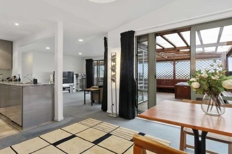 Photo of property in 2/206 Albany Highway, Schnapper Rock, Auckland, 0632