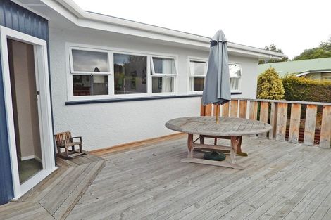 Photo of property in 16 Burn Street, Holmes Hill, Oamaru, 9401