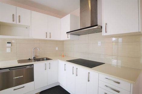 Photo of property in 41 Gossamer Drive, Pakuranga Heights, Auckland, 2010