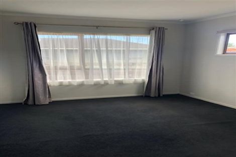 Photo of property in 13 Huruhuru Road, Massey, Auckland, 0614