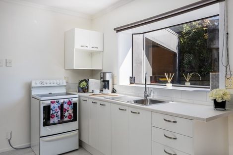 Photo of property in 12 Ash Place, Whalers Gate, New Plymouth, 4310