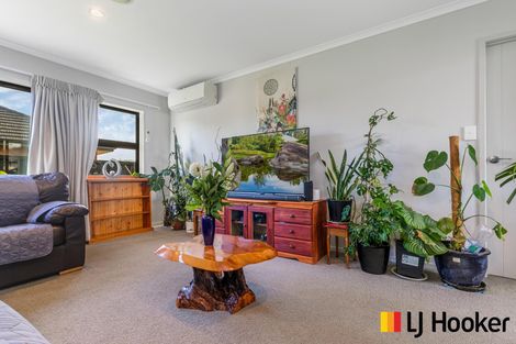 Photo of property in 31 Harbour Crest Drive, Waiuku, 2123