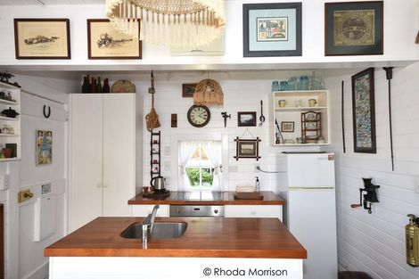 Photo of property in 32 Komiti Road, Tinopai, 0593