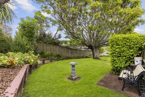 Photo of property in 17 Charlotte Street, Stanmore Bay, Whangaparaoa, 0932