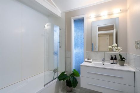 Photo of property in 206 Upper Harbour Drive, Greenhithe, Auckland, 0632