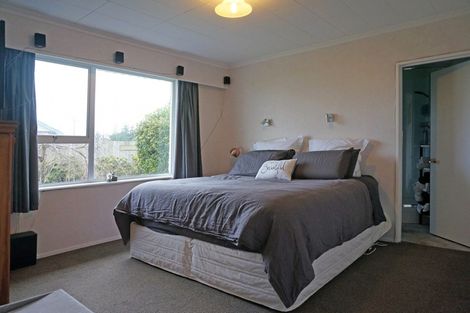 Photo of property in 61 Mauchline Street, Wallacetown, 9816