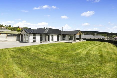 Photo of property in 2 Chatham Street, Waihola, Milton, 9073