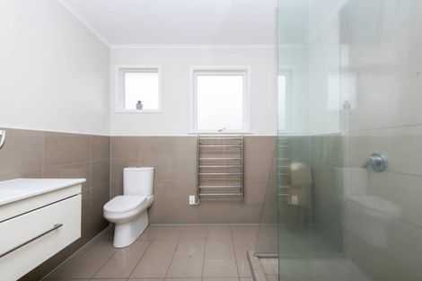 Photo of property in 21 Bert Wilson Place, Cockle Bay, Auckland, 2014